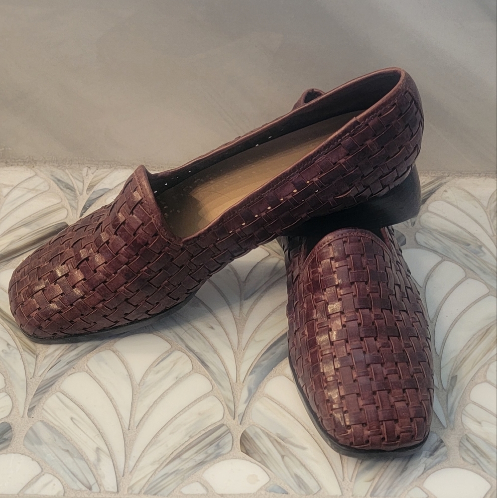 Glacèe Women's Woven Leather Loafers - Brown